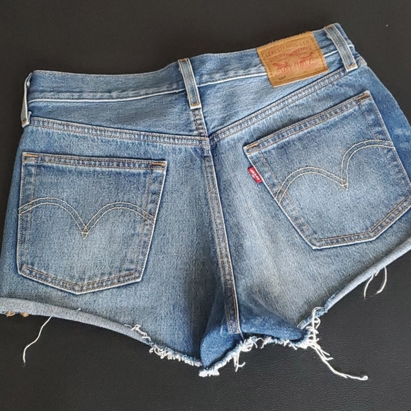 Levi Shorts - Picture 1 of 2